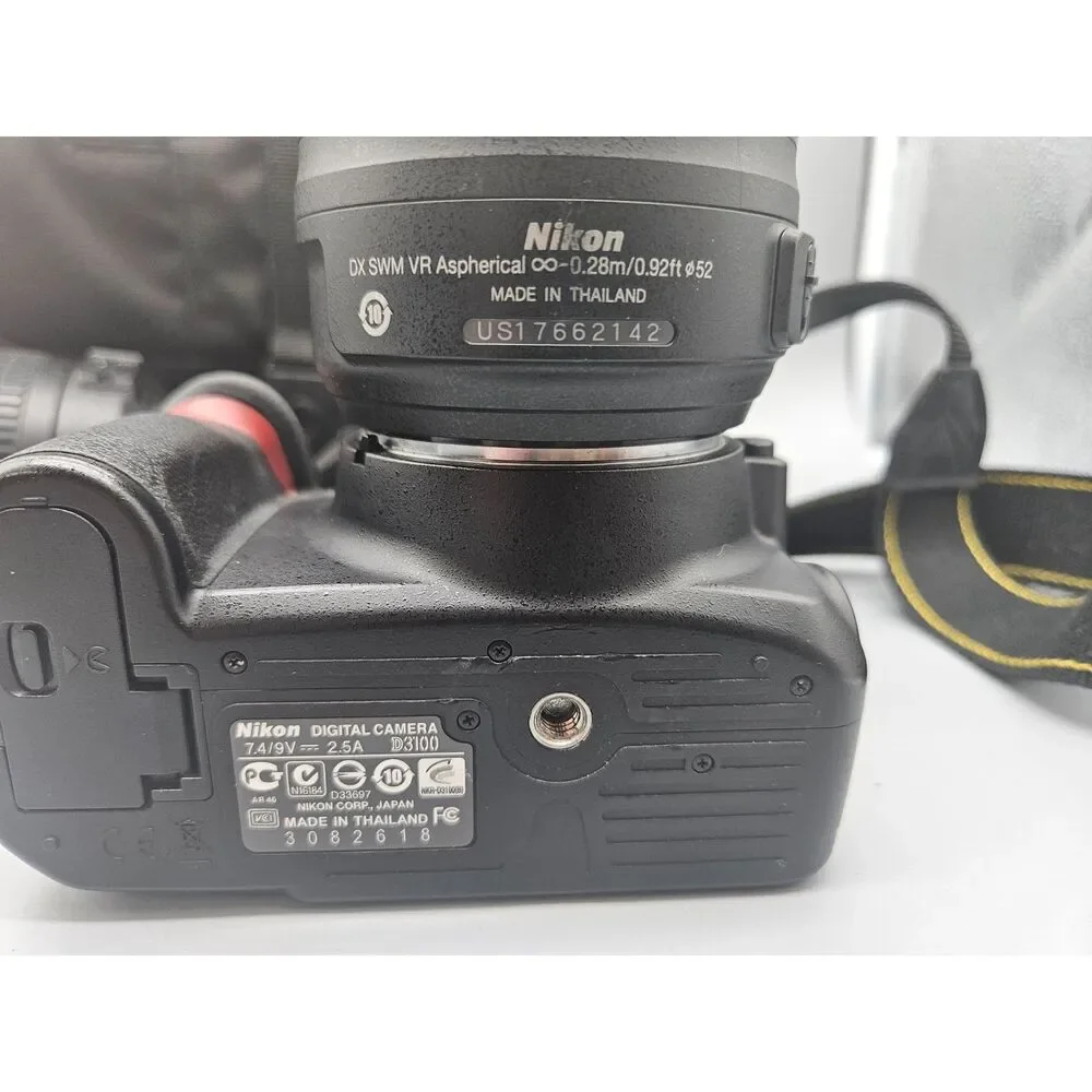 NIKON CAMERA W/LENS & BAG [GNH022014]